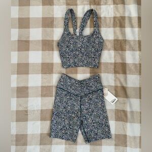 NWT SAGE COLLECTIVE Floral Sports Bra & Shorts Workout XS Set Blue Static Ditsy